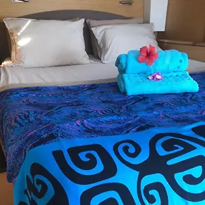 Catamaran Apetahi Uturoa